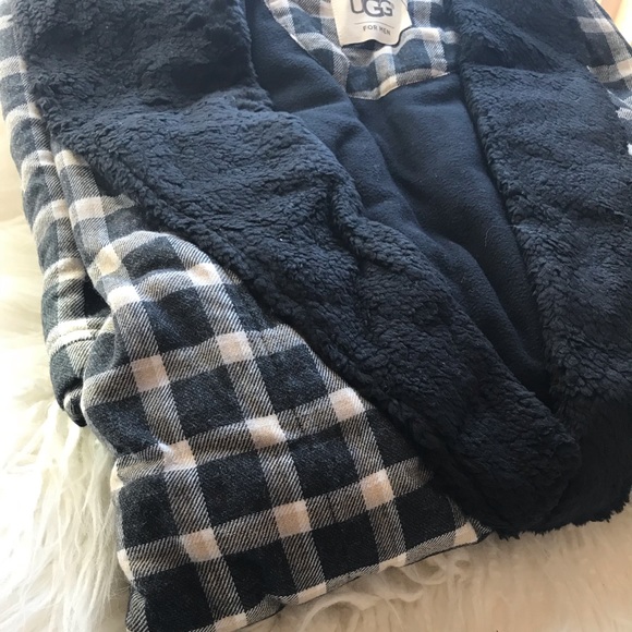 Last One! NWT UGG Men’s Robe - Picture 4 of 5